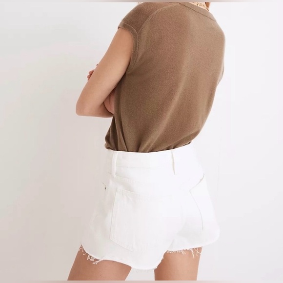 Madewell White Denim Relaxed Fit Shorts size 27 Raw Hem EUC 100% Cotton - Picture 2 of 12